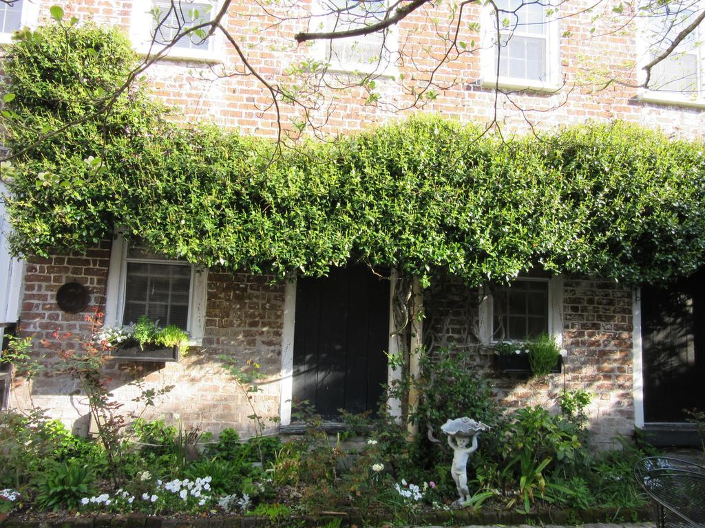 Historic 86 Church Street Charleston Bagian luar foto